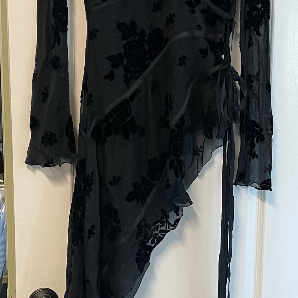 Chic Black Floral Asymmetrical Blouse